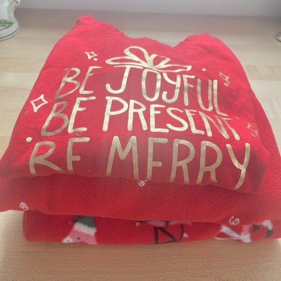 Christmas pajama set size 7 like new carters cat and Jack fleece pants and top - Picture 1 of 7